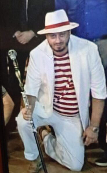 File:DebasCaptain.jpg